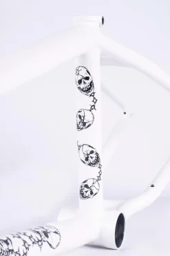 Walsh Frame / white